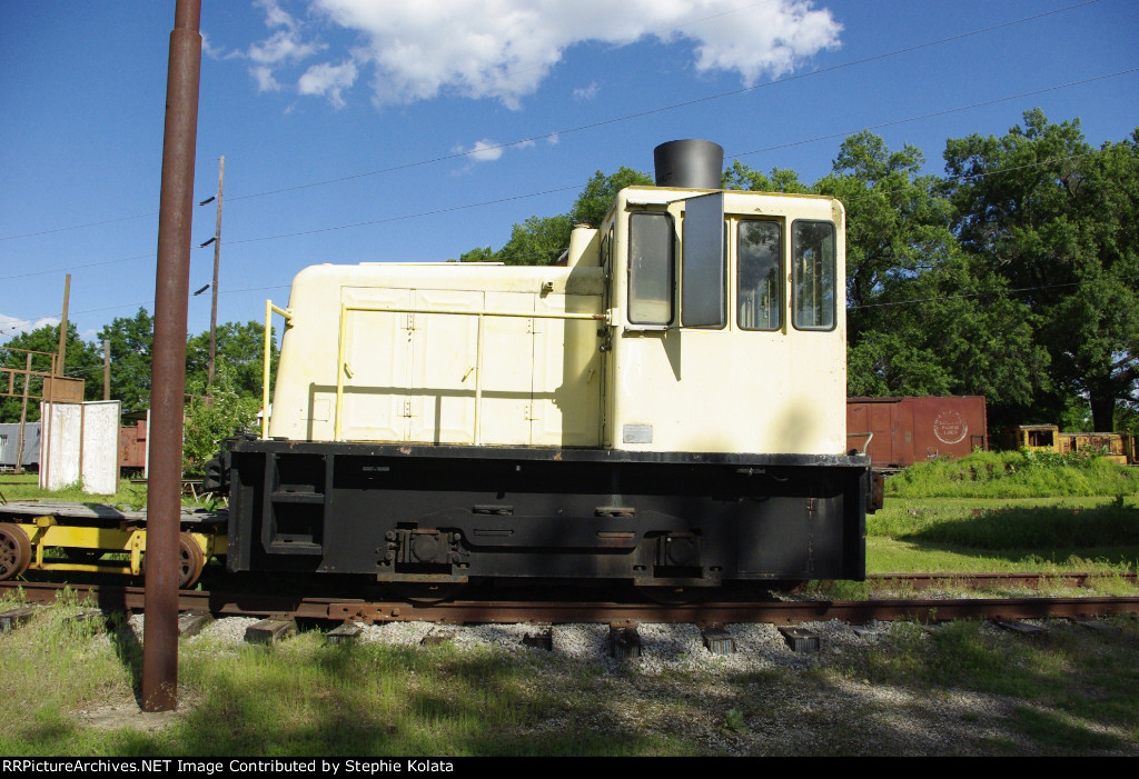 YELLOW DINKY